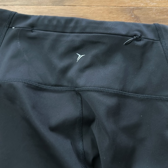 Old Navy PowerSoft Leggings Size S Petite Black NWOT! - Picture 6 of 6